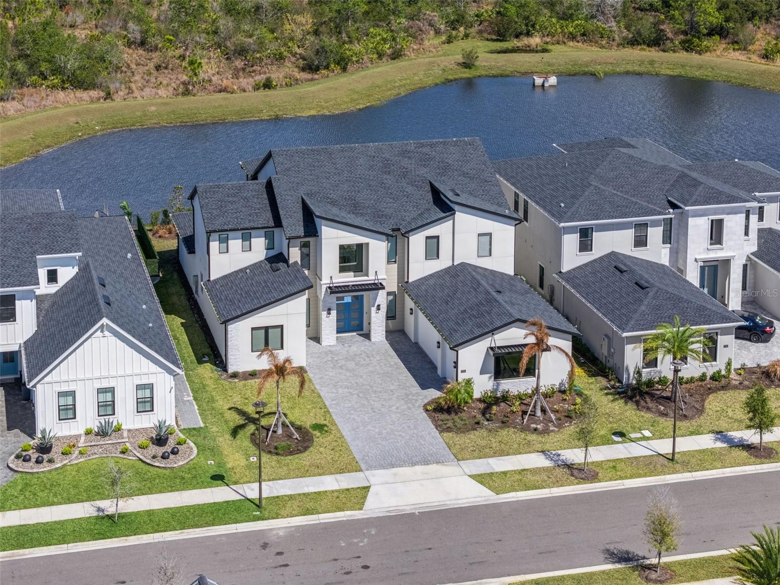 LAUREL POINTE - Residential Lease