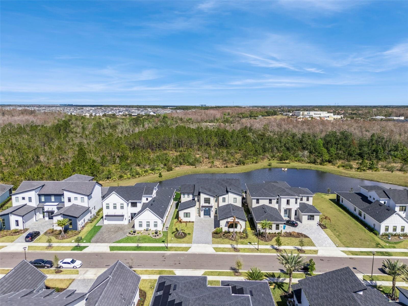 LAUREL POINTE - Residential Lease