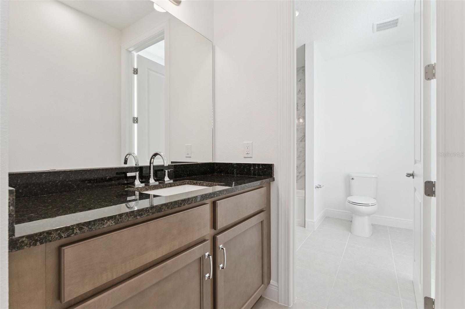 LAUREL POINTE - Residential Lease