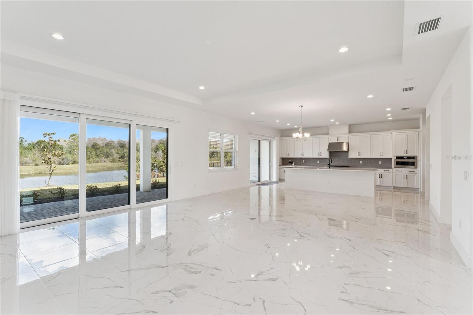 LAUREL POINTE - Residential Lease