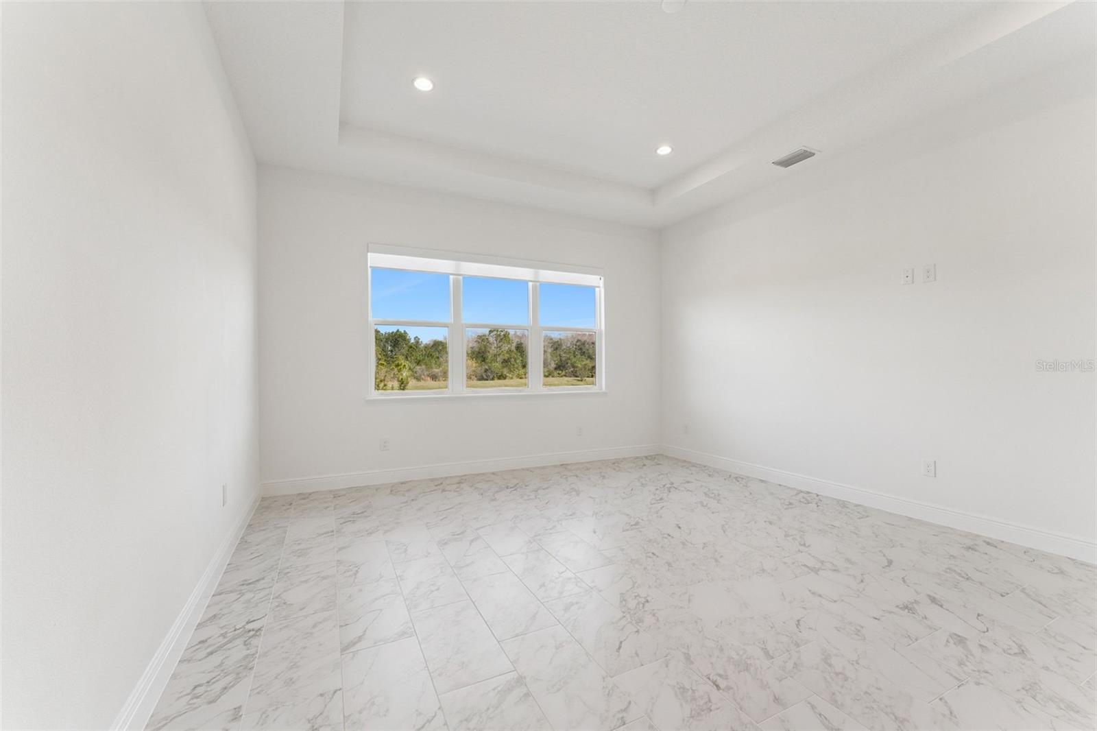 LAUREL POINTE - Residential Lease