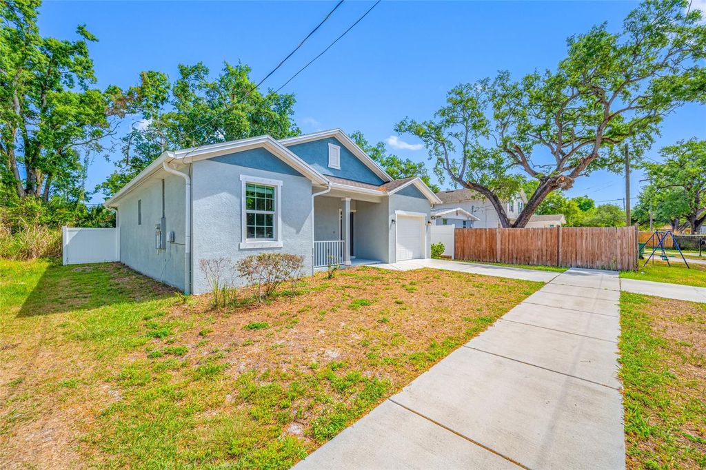 Photo of 2918 Lindell Avenue, Tampa, FL 33610 (MLS # TB8501649)