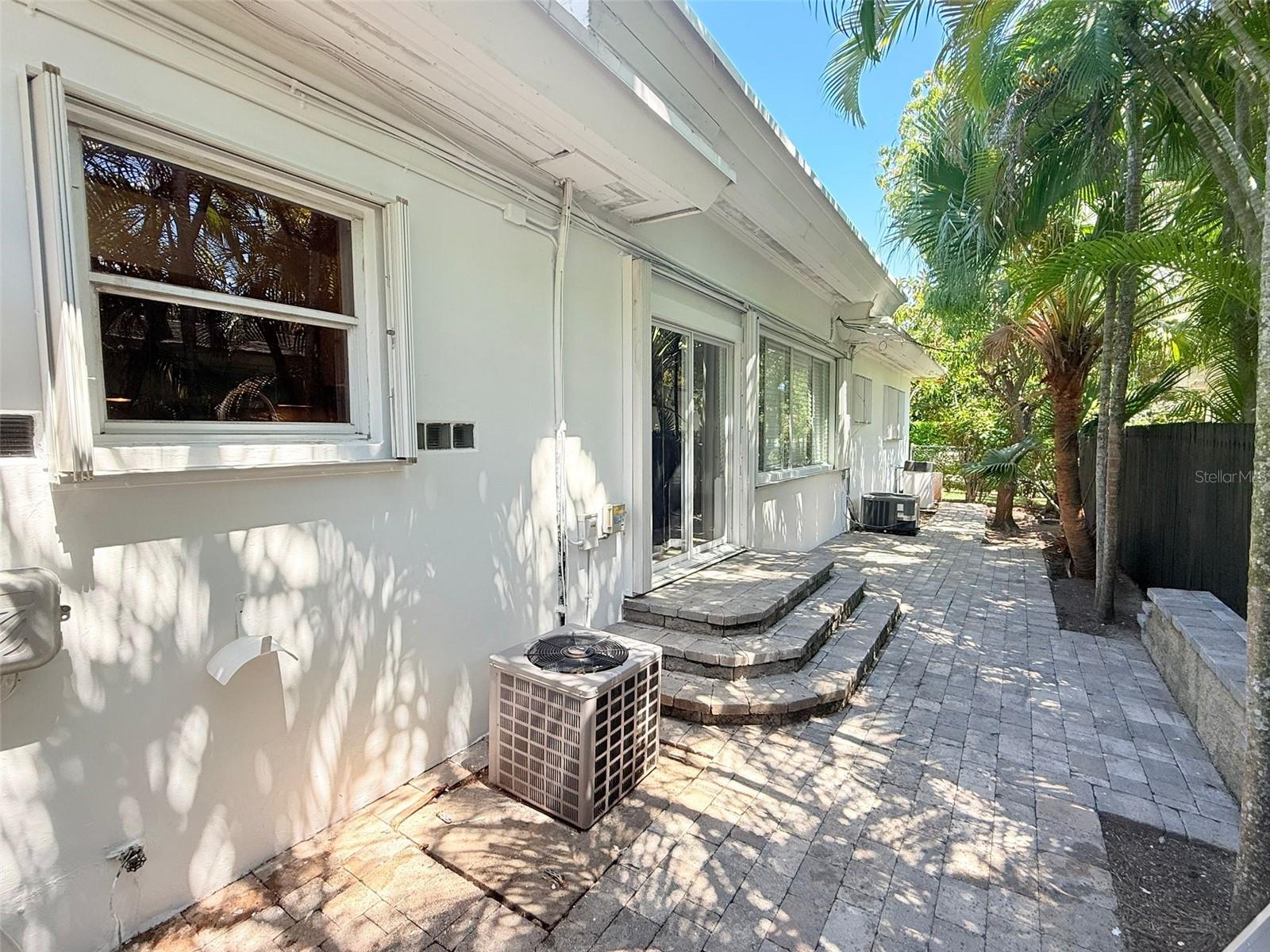 SILVER BLUFF ESTATES SEC B - Residential Lease