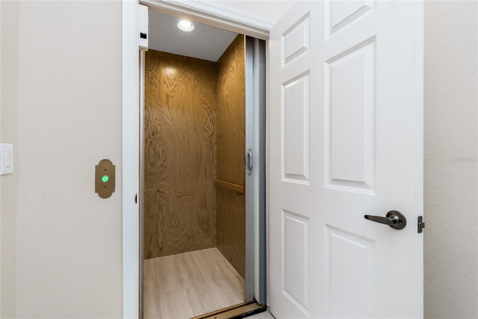 175 SHADROE COVE CIRCLE 1104