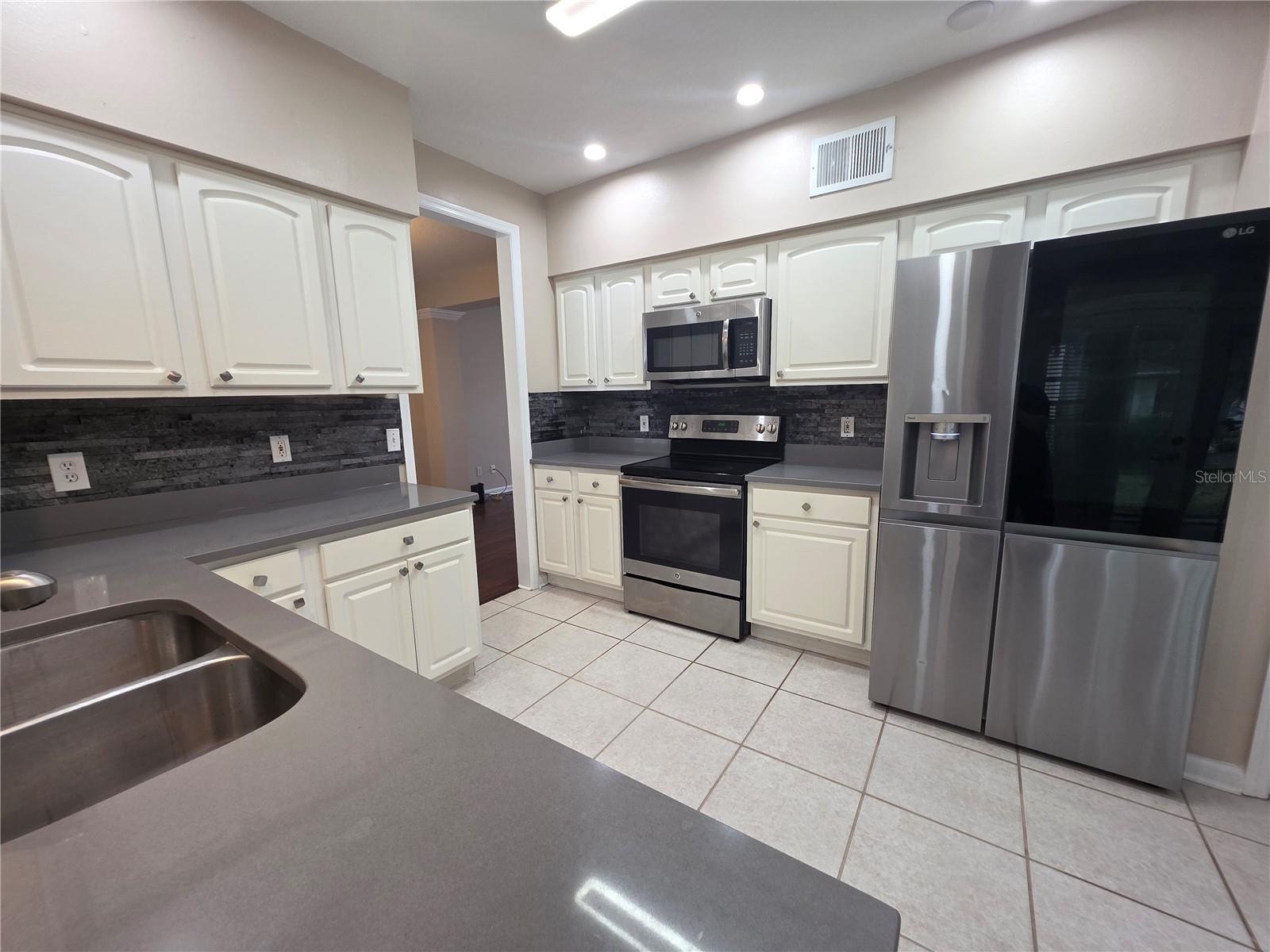 HUNTINGTON POINTE PH 1 REP - Residential