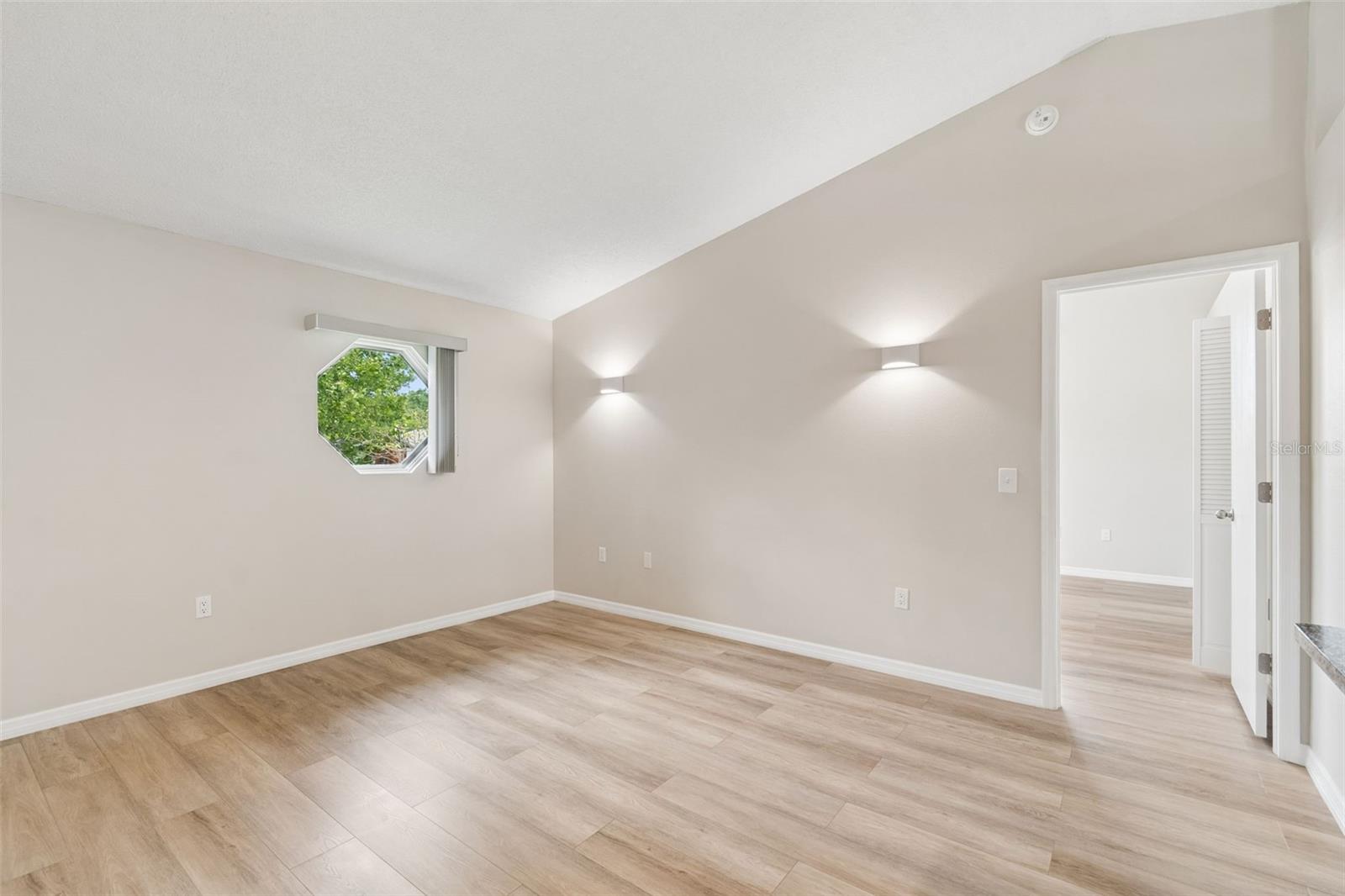 ORCHID LAKE WEST - Residential