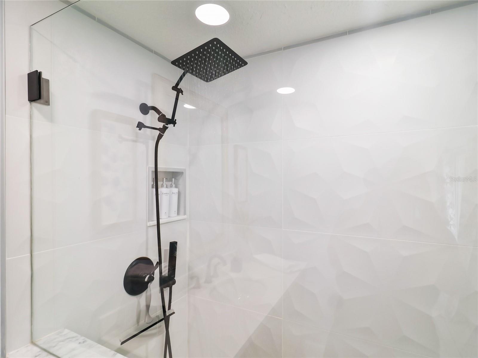 CAPE VISTA FIRST UNIT - Residential