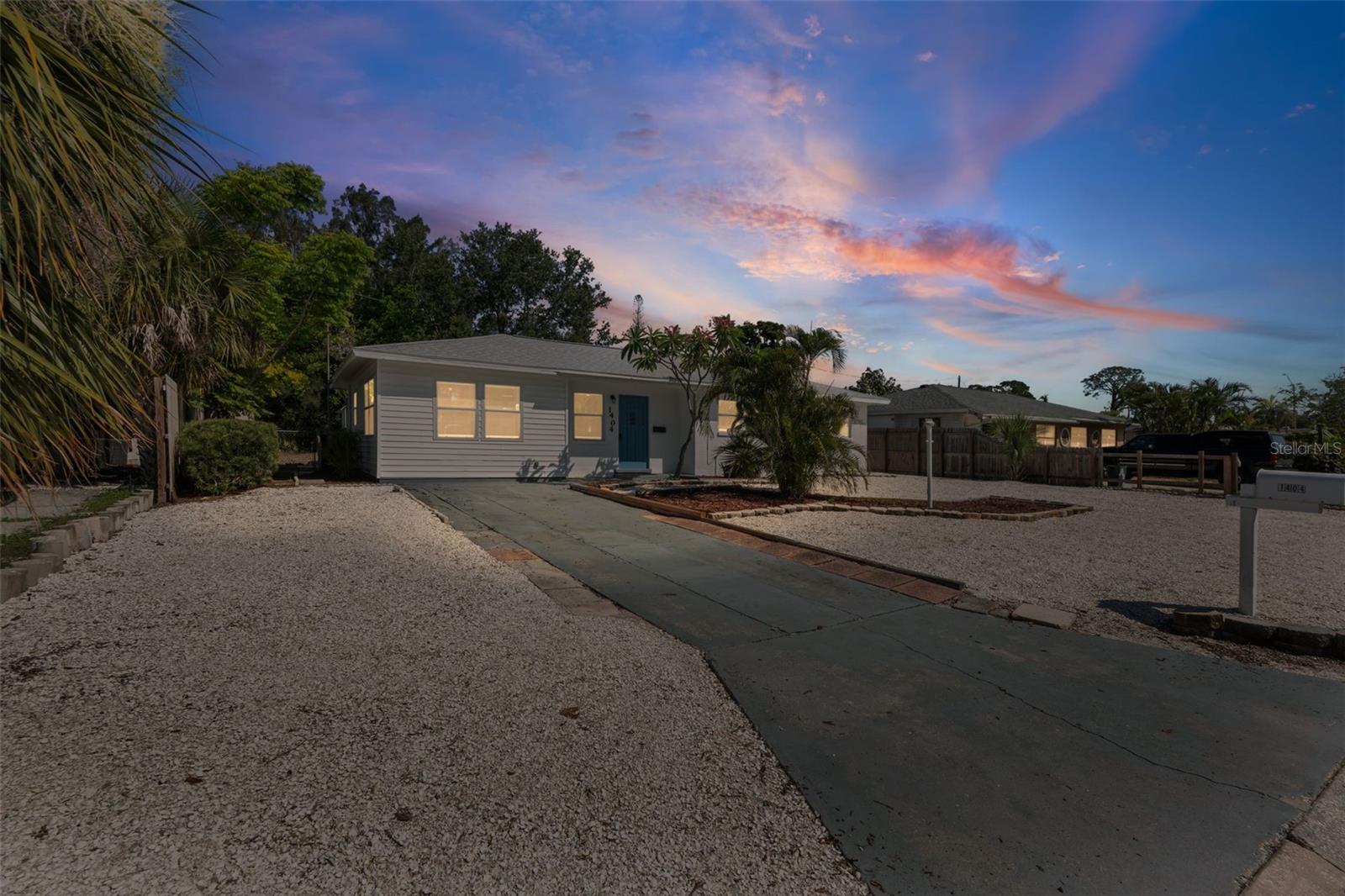 1404 DARTMOUTH DRIVE