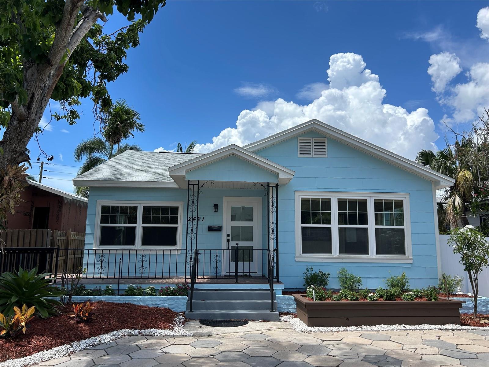 2421 BURLINGTON AVENUE N