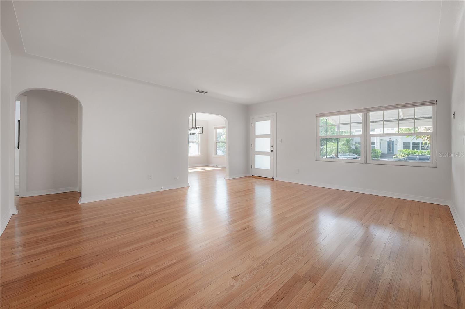 2421 BURLINGTON AVENUE N