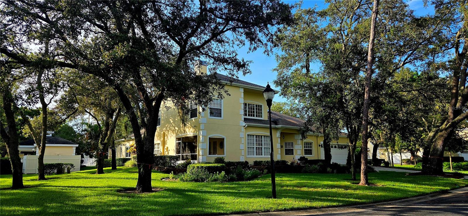 2175 OAK FOREST LANE