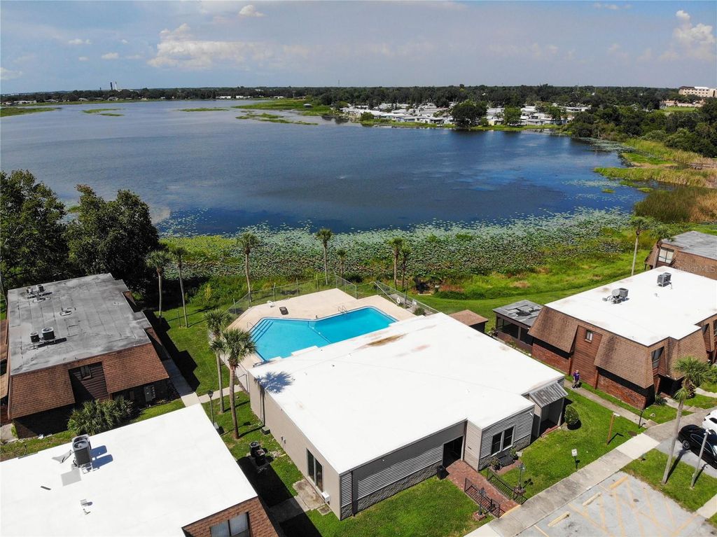 Photo of 1836 N Crystal Lake Drive #95, Lakeland, FL 33801 (MLS # L4954840)