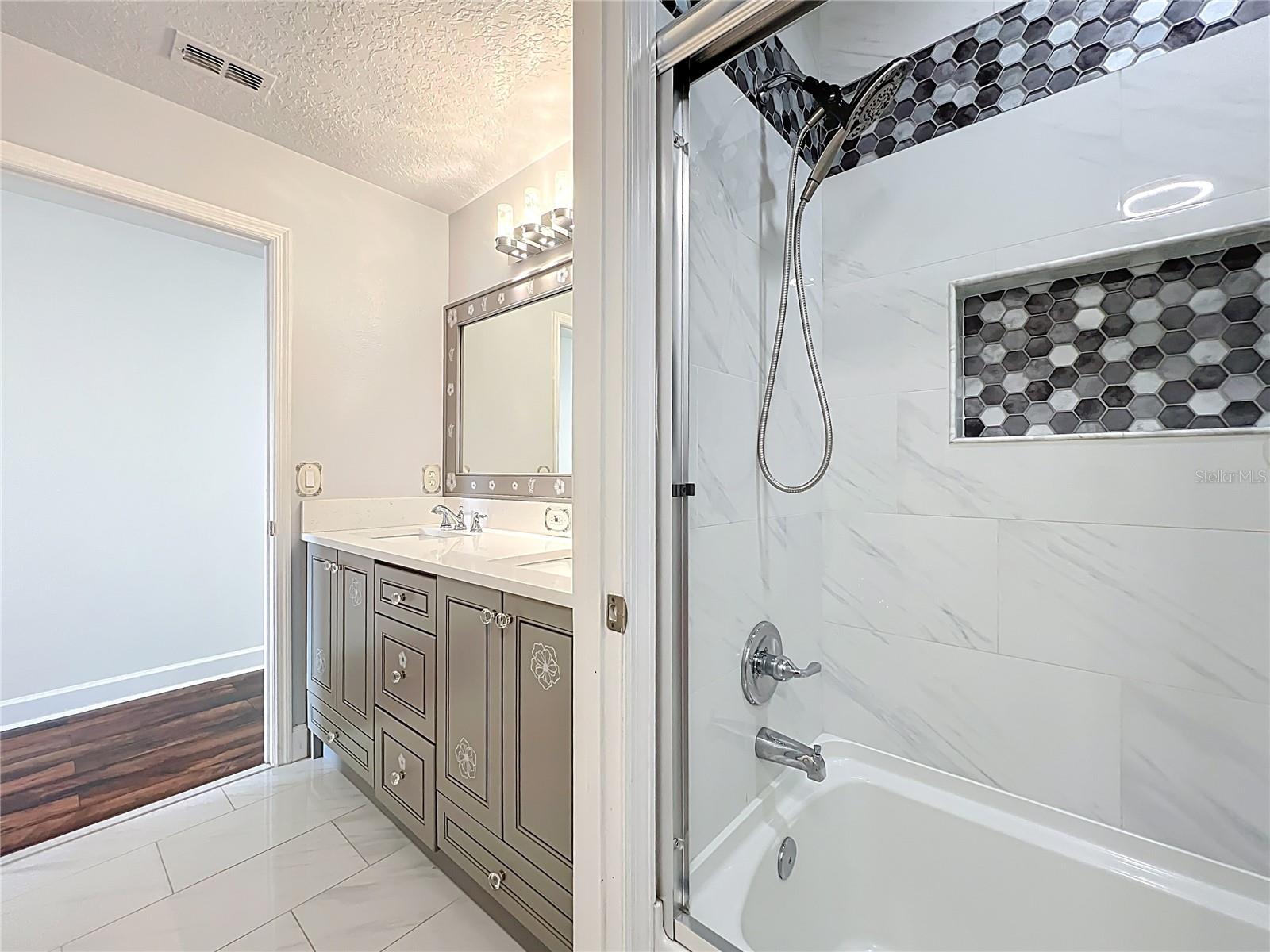 LIVE OAK RESERVE UNIT ONE - Residential
