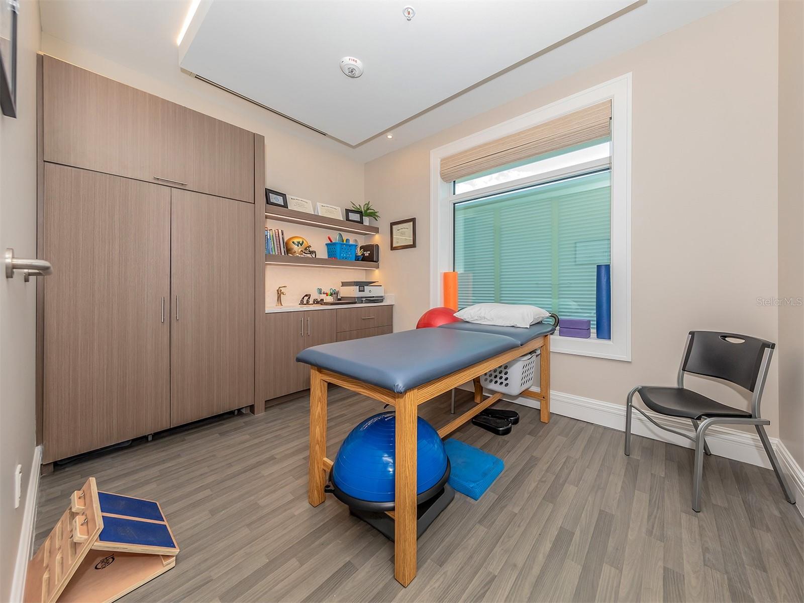 VENICE GOLF & COUNTRY CLUB UNIT 2B - Residential