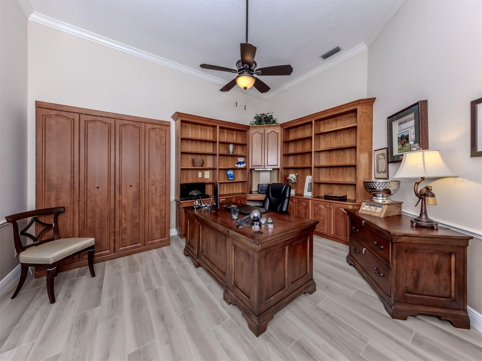 VENICE GOLF & COUNTRY CLUB UNIT 2B - Residential