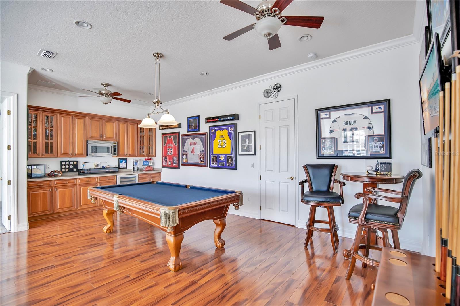 BRISTOL ESTATES - Residential