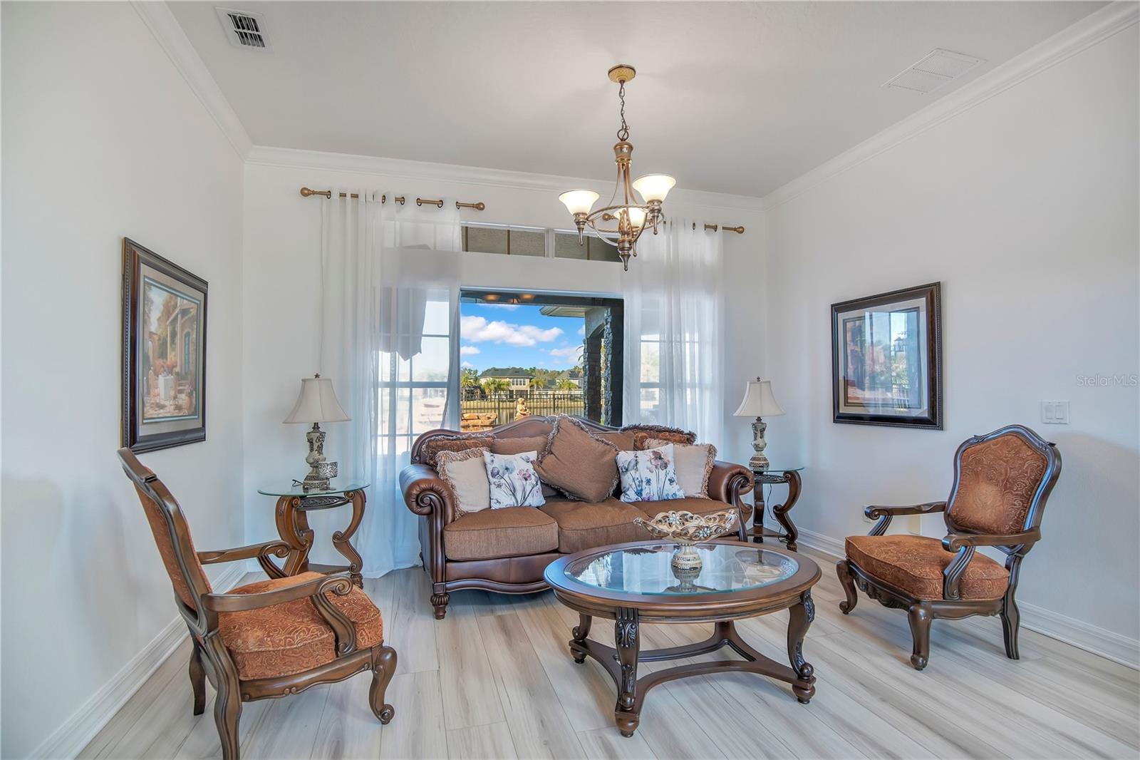 BRISTOL ESTATES - Residential