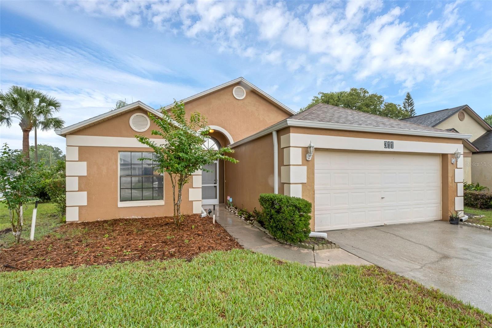 311 LAKEBREEZE CIRCLE