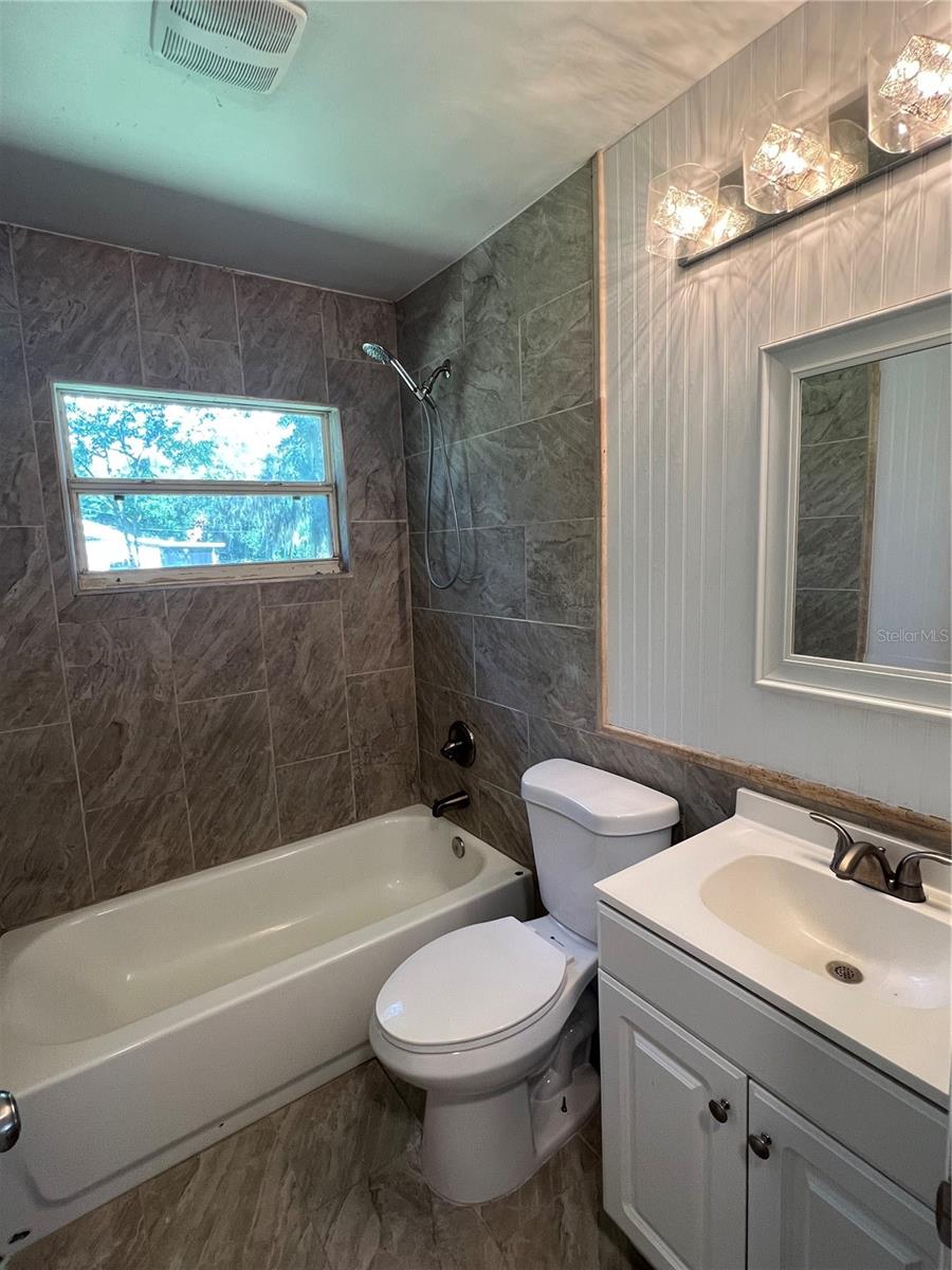 MOUNT DORA OAKWOOD - Residential Lease