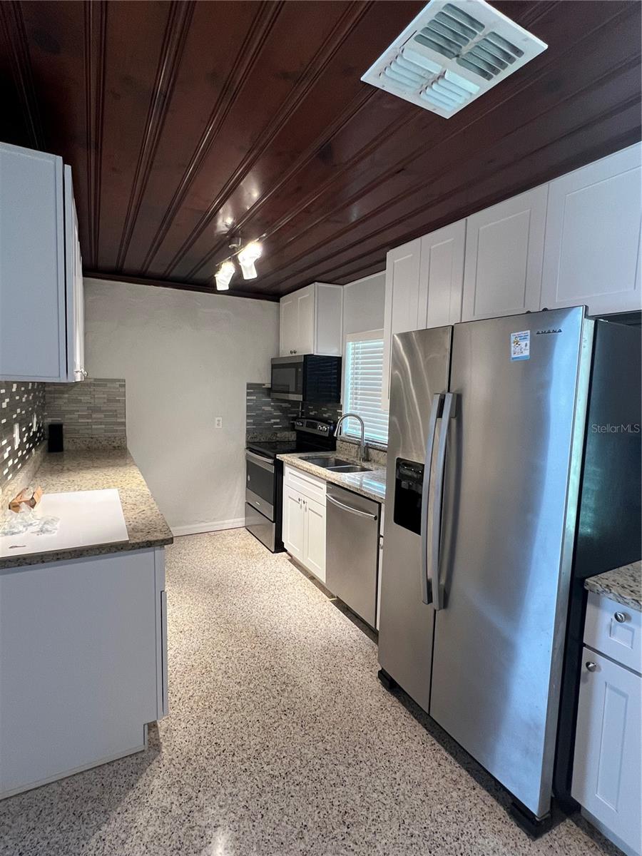 MOUNT DORA OAKWOOD - Residential Lease