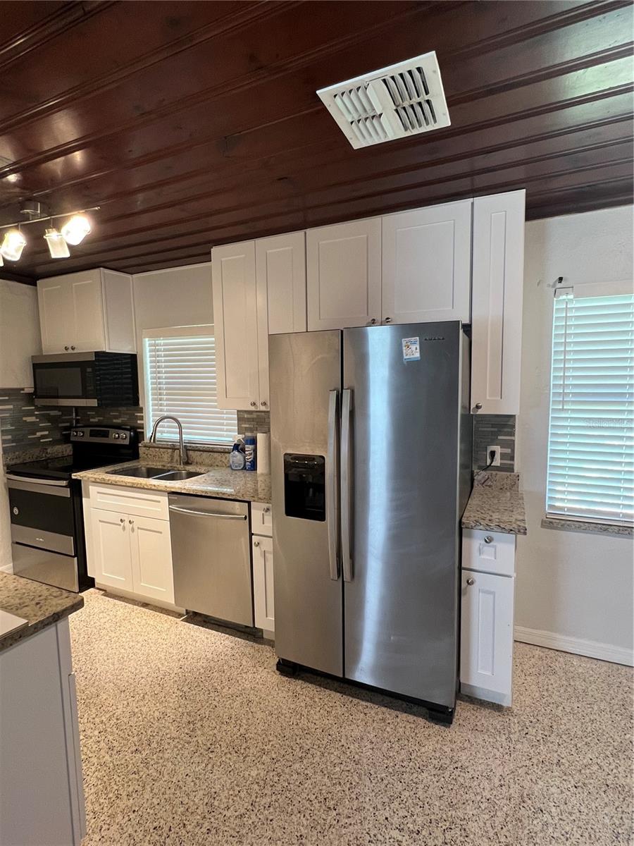 MOUNT DORA OAKWOOD - Residential Lease