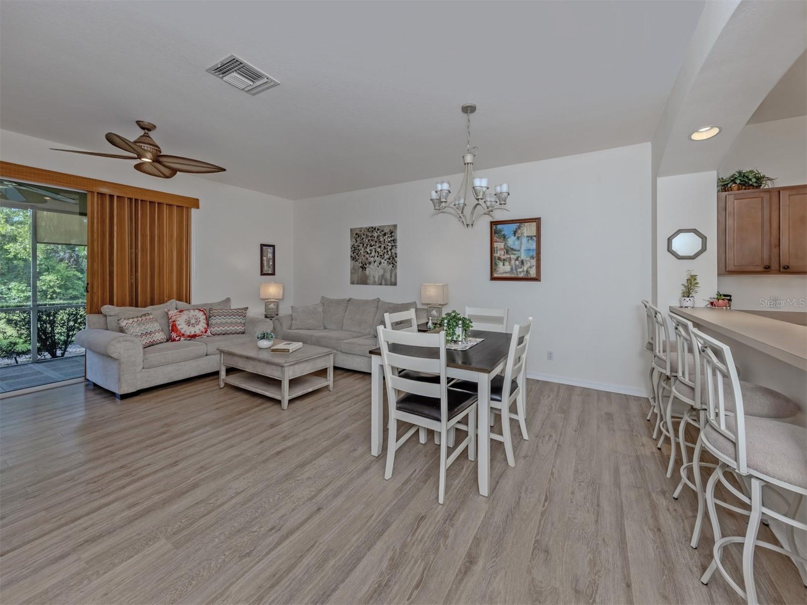 TOWNS AT LAKESIDE - Residential