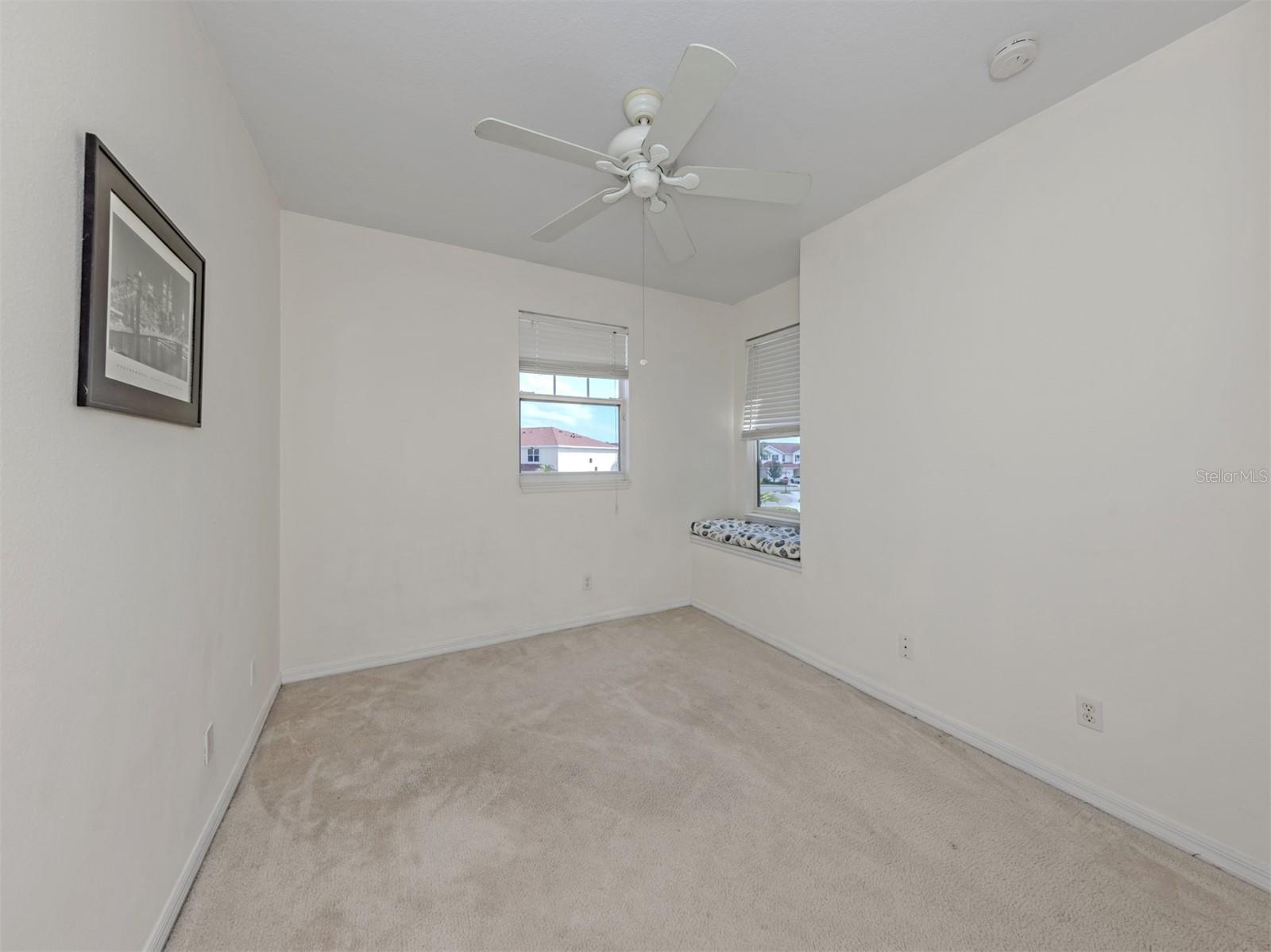 TOWNS AT LAKESIDE - Residential