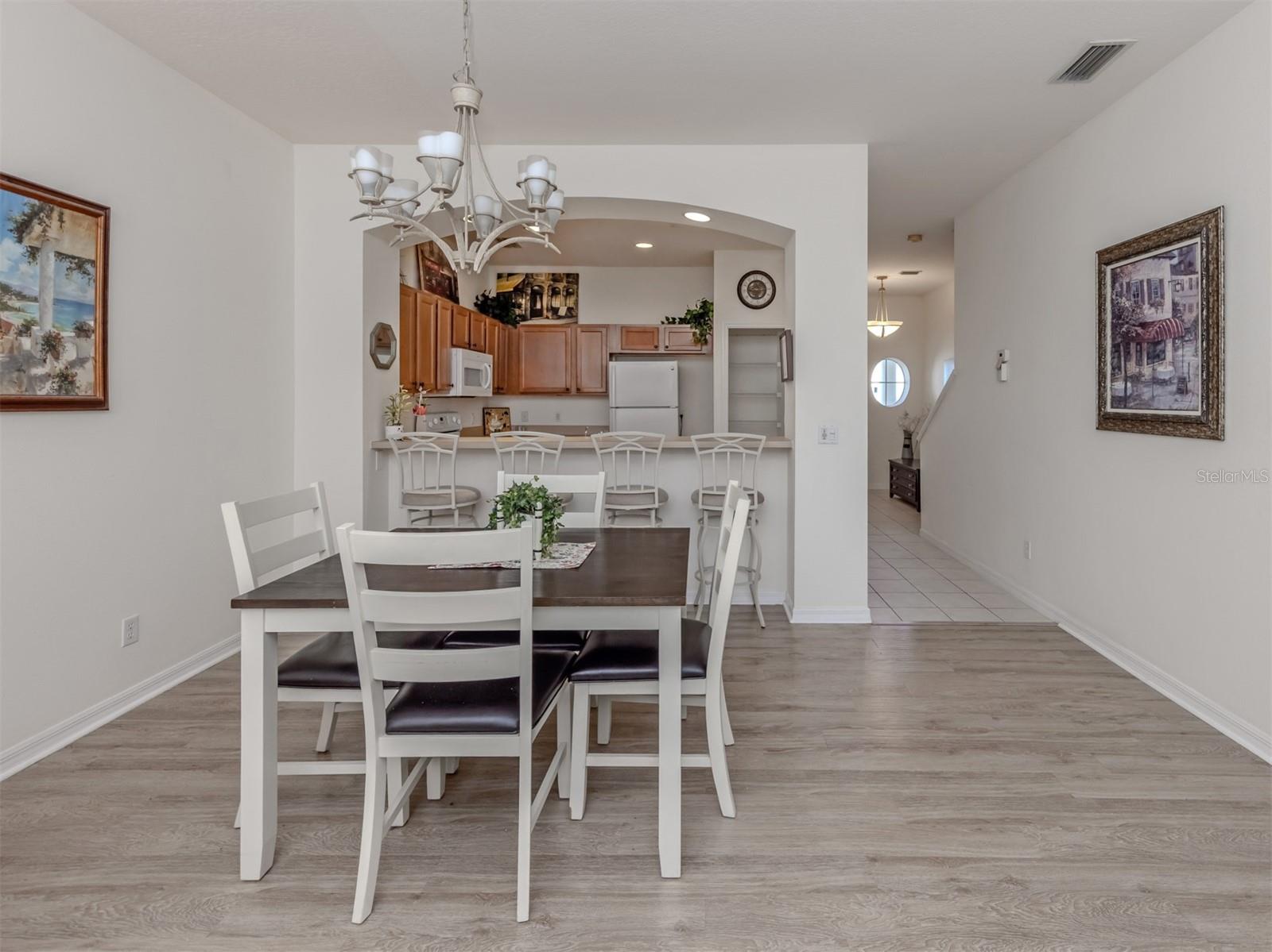 TOWNS AT LAKESIDE - Residential