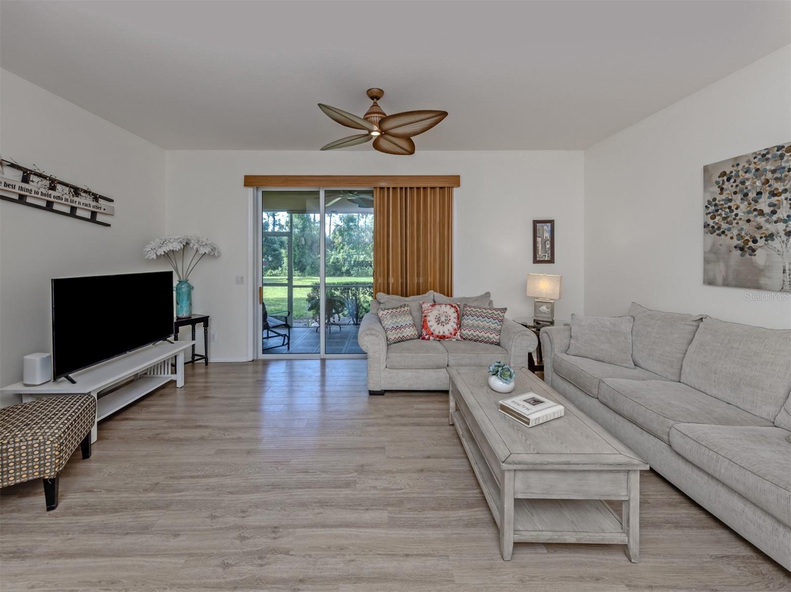 TOWNS AT LAKESIDE - Residential