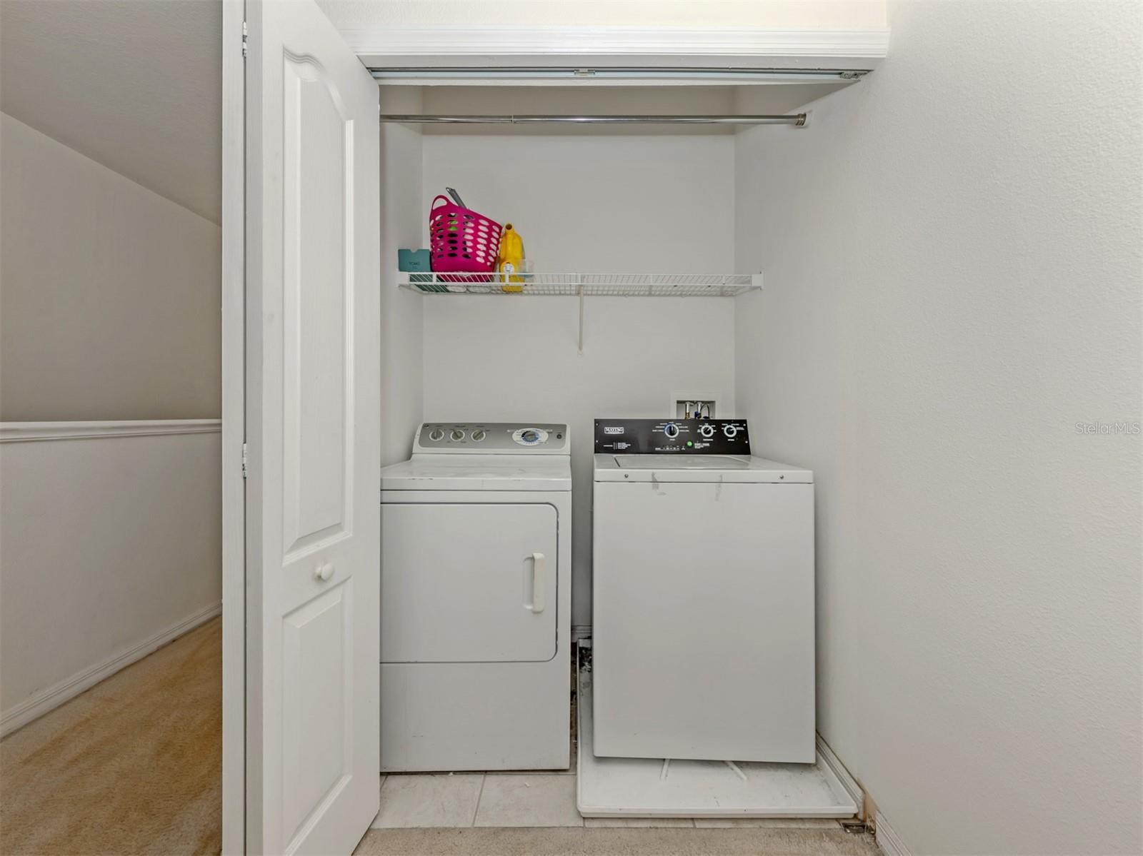 TOWNS AT LAKESIDE - Residential