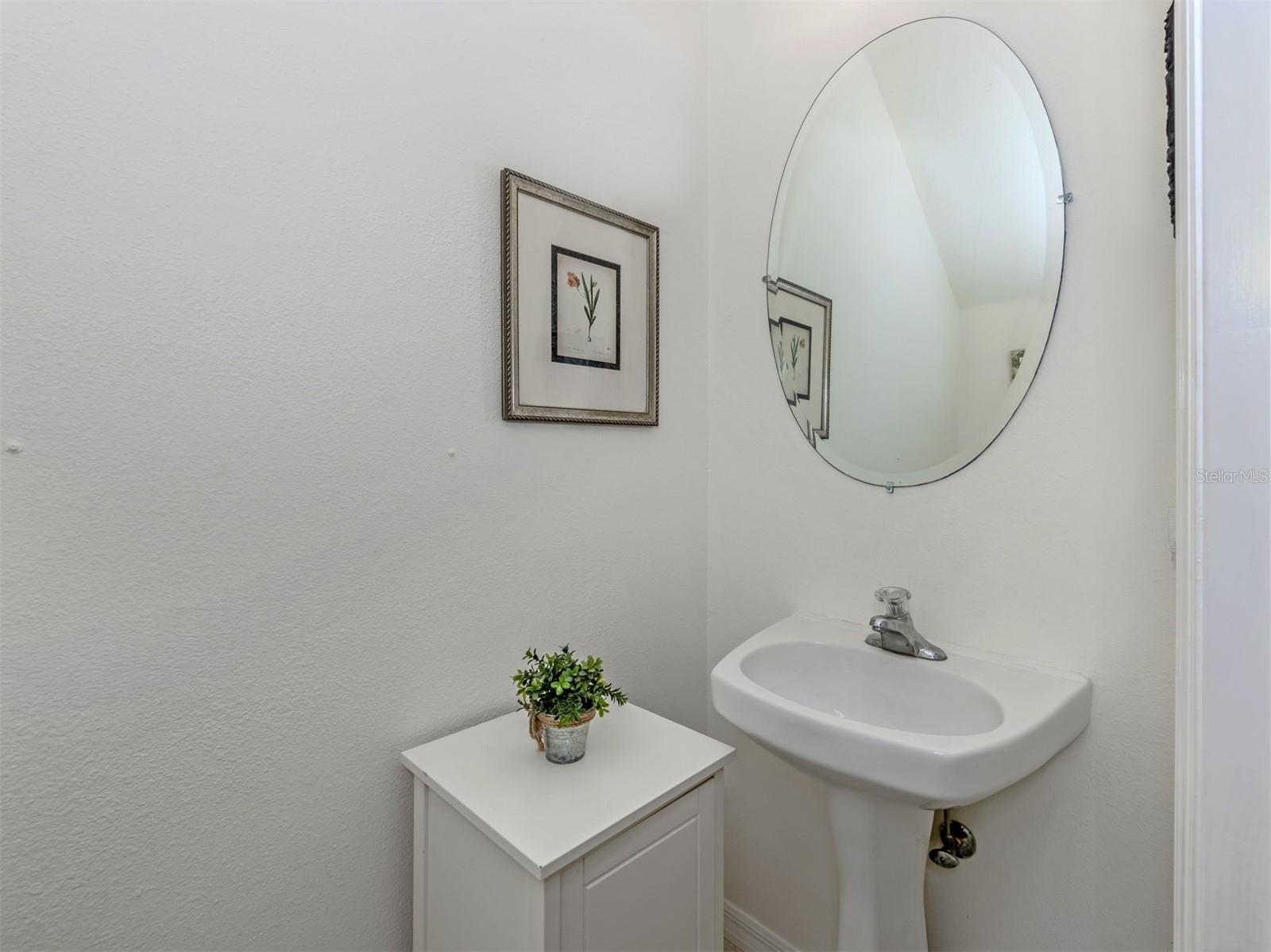 TOWNS AT LAKESIDE - Residential