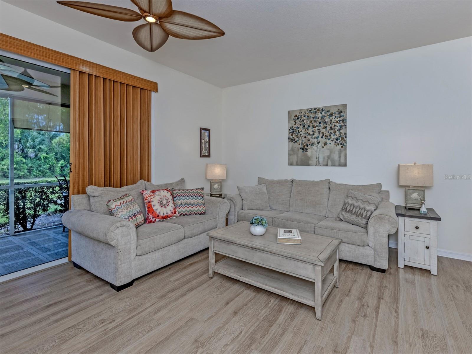 TOWNS AT LAKESIDE - Residential