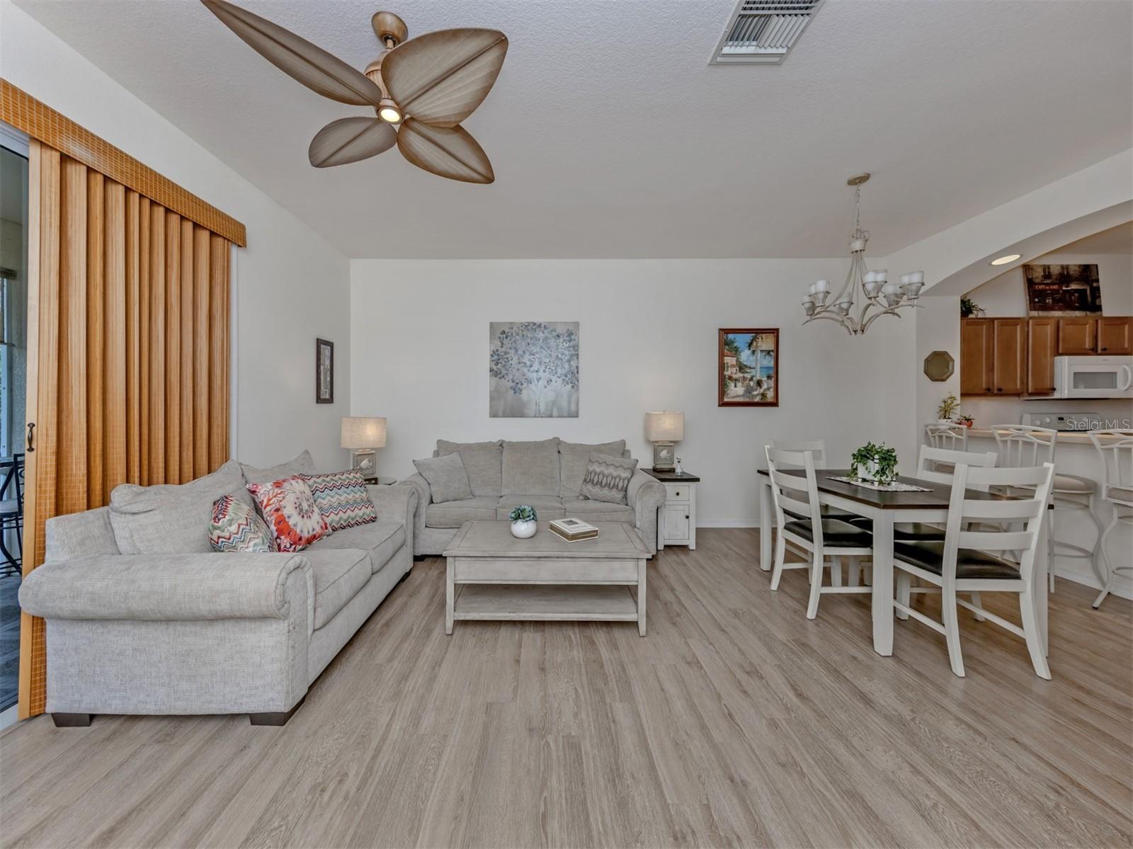 TOWNS AT LAKESIDE - Residential