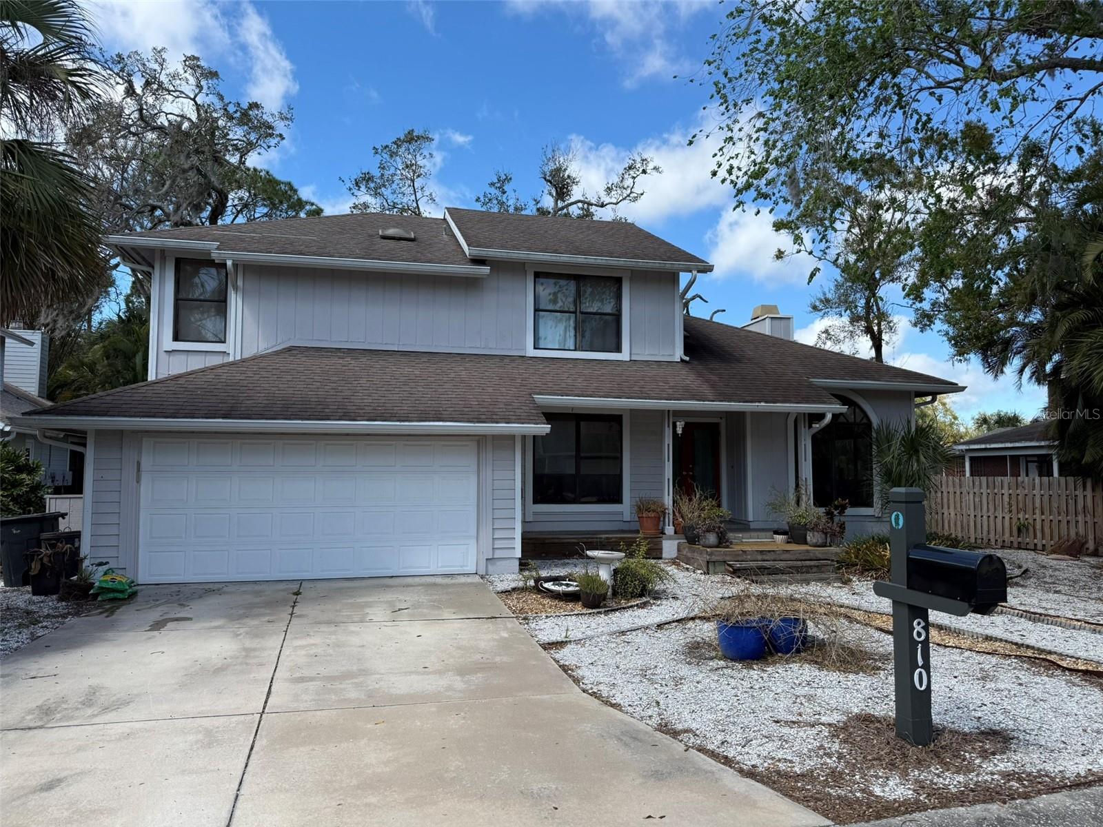810 HAMMOCKWOOD COURT