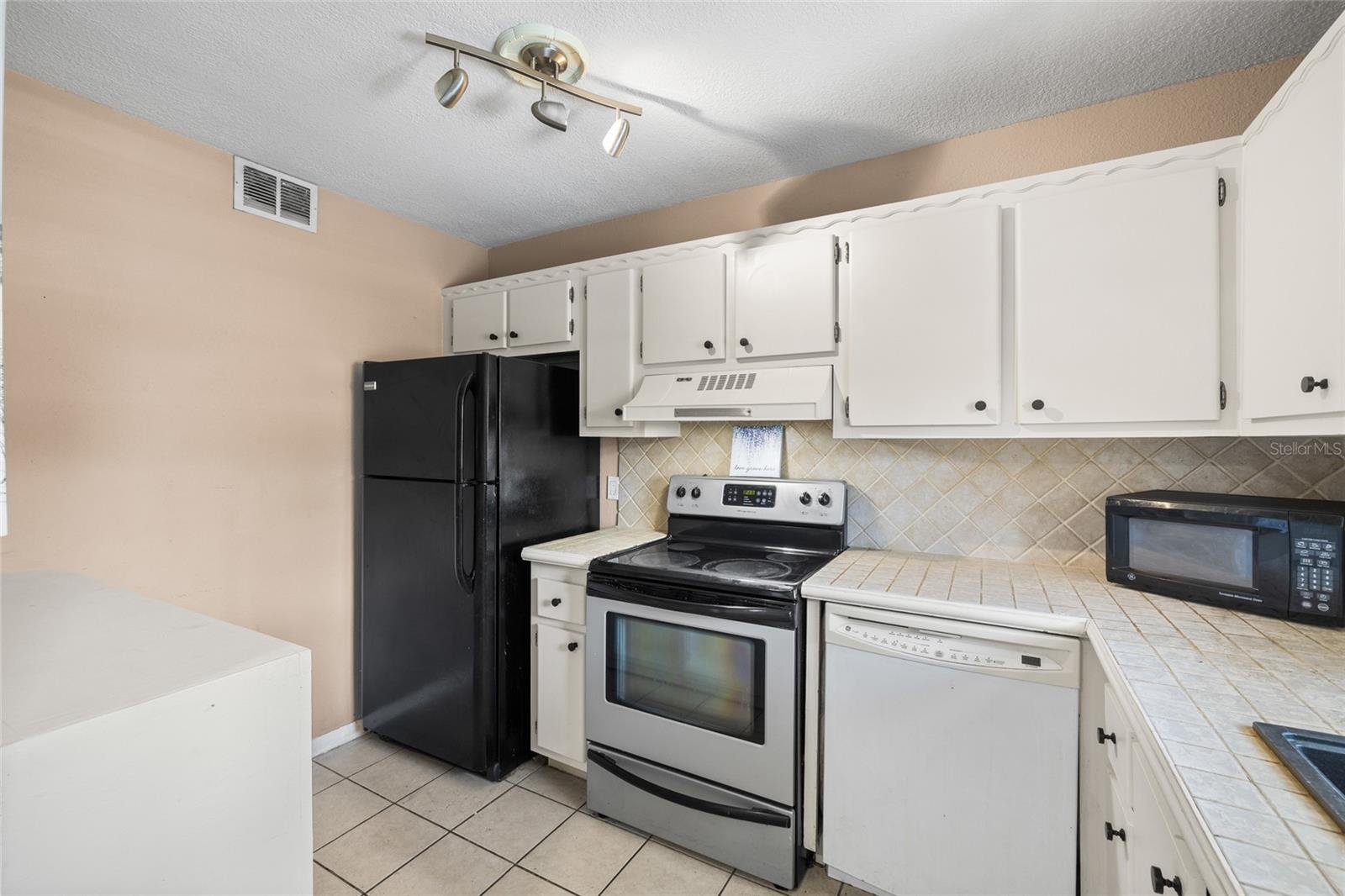 2727 75TH STREET W 8A13