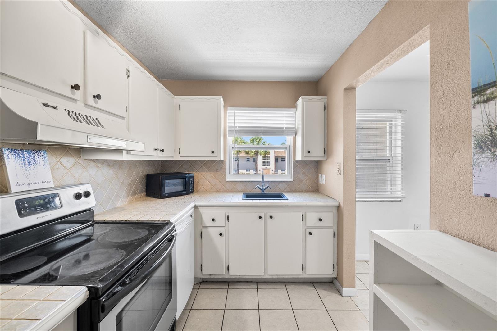 2727 75TH STREET W 8A13