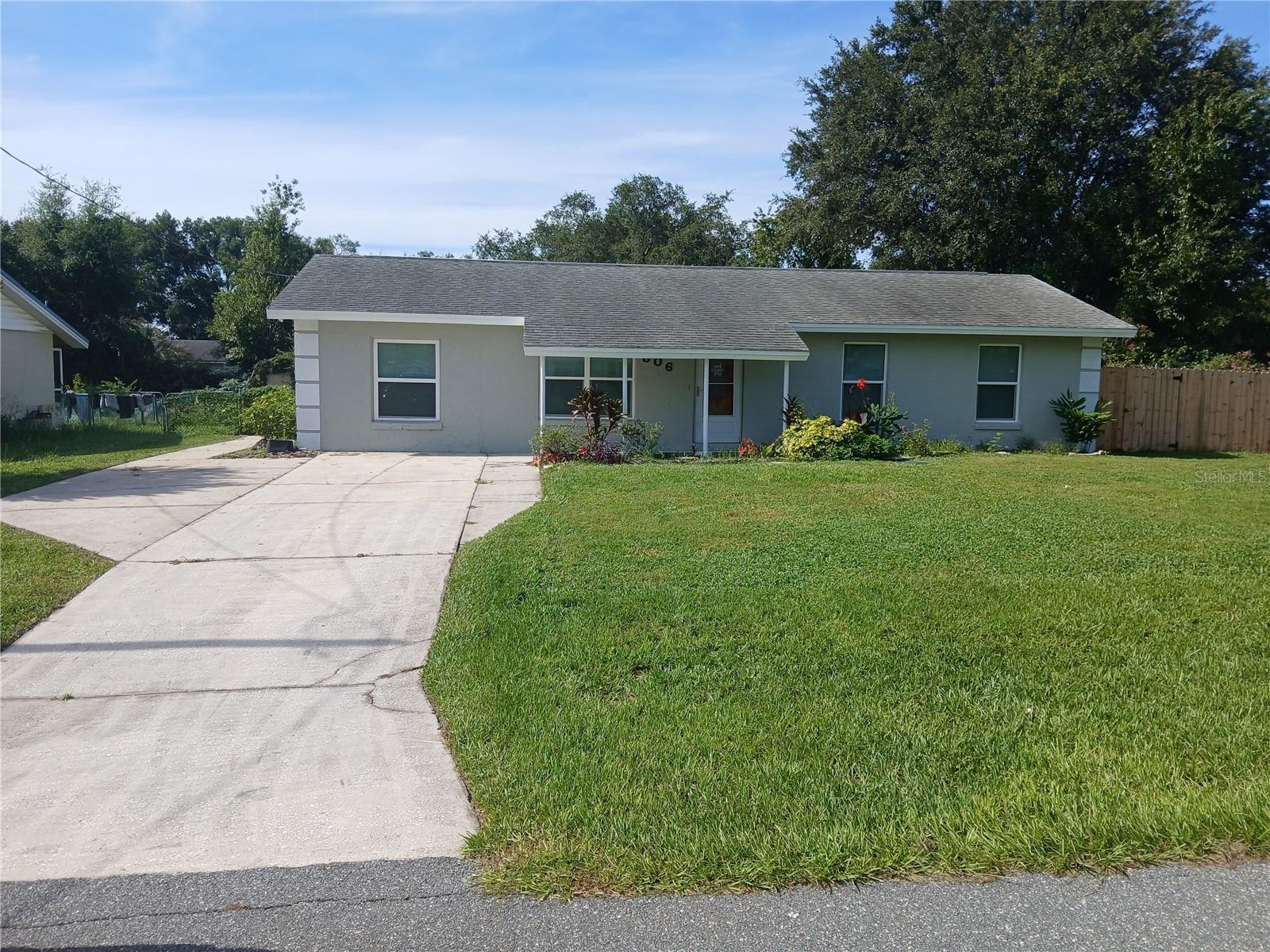 LADY LAKE APRIL HILLS - Residential Lease