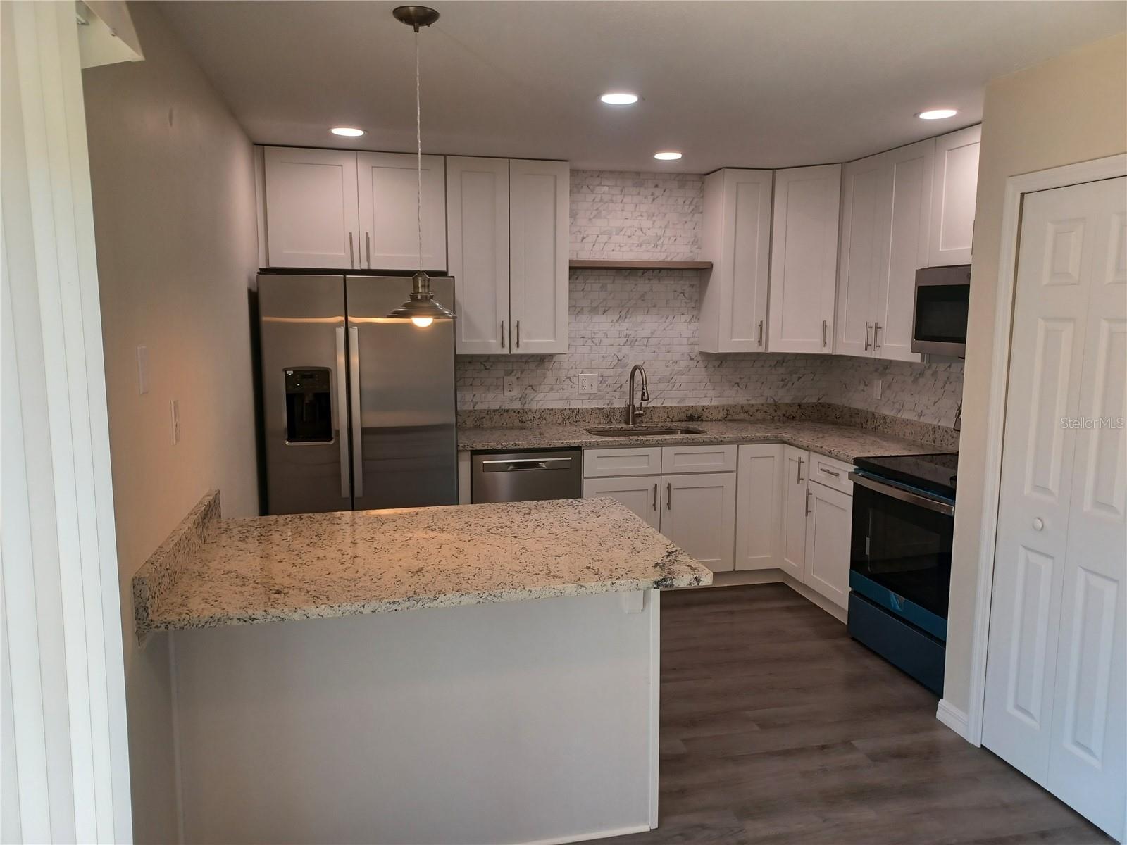 LADY LAKE APRIL HILLS - Residential Lease