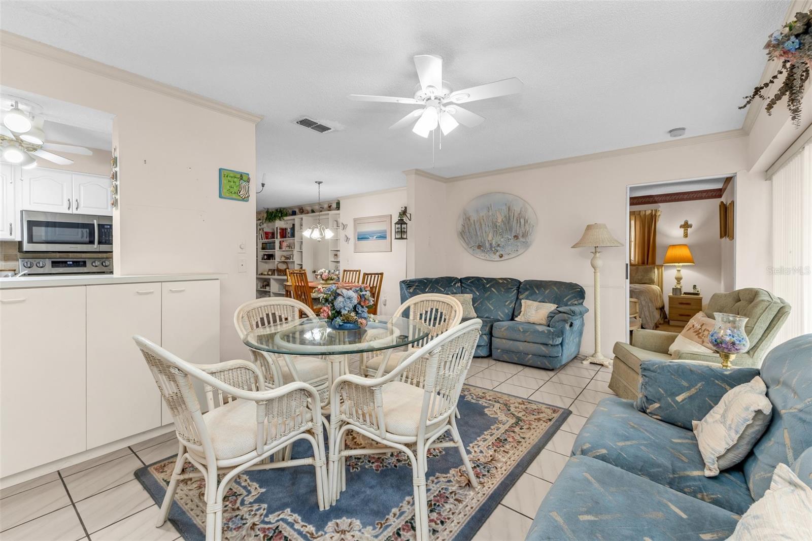 CIRCLE WOODS OF VENICE 1 - Residential
