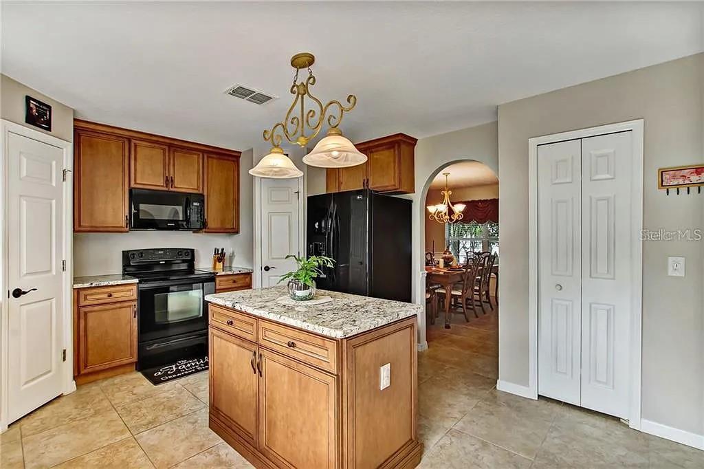 CORNER LAKE PH 03 A & B - Residential