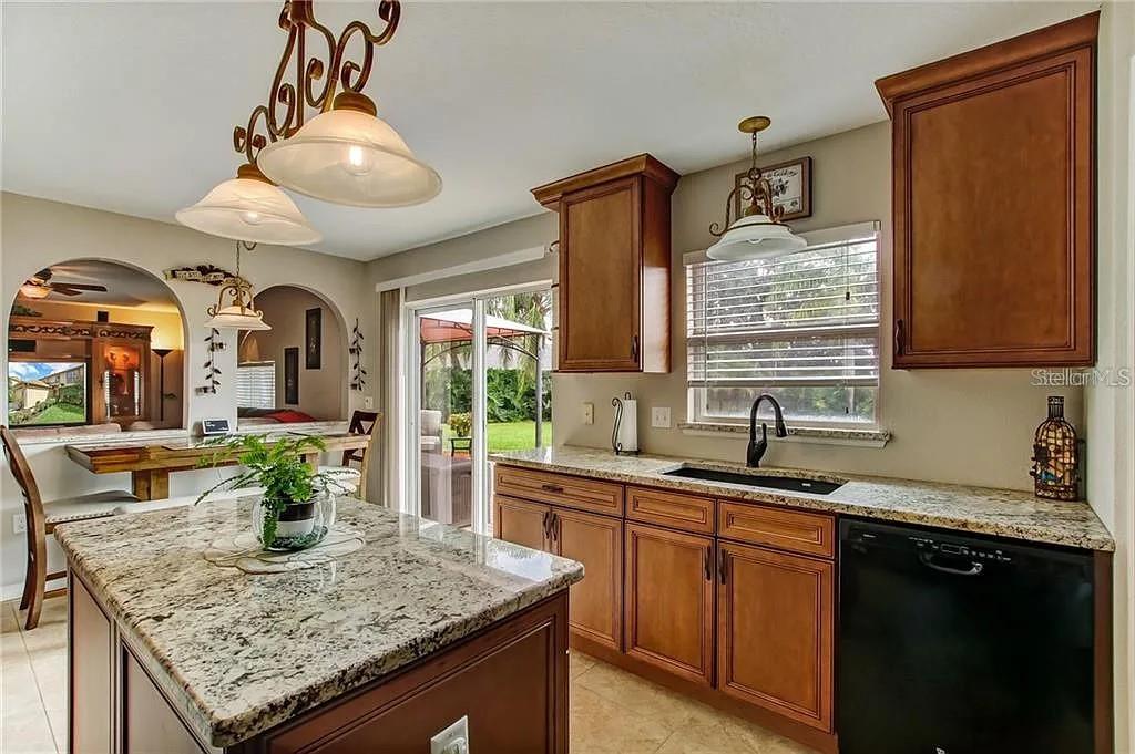 CORNER LAKE PH 03 A & B - Residential