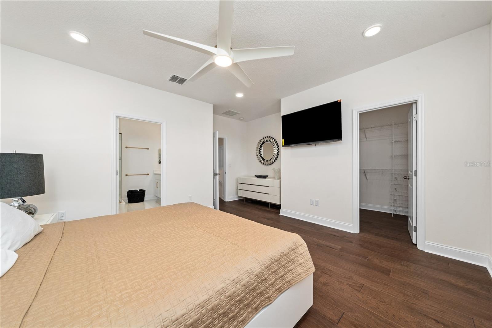 ENCORE/OVATION-PH 4B - Residential Lease