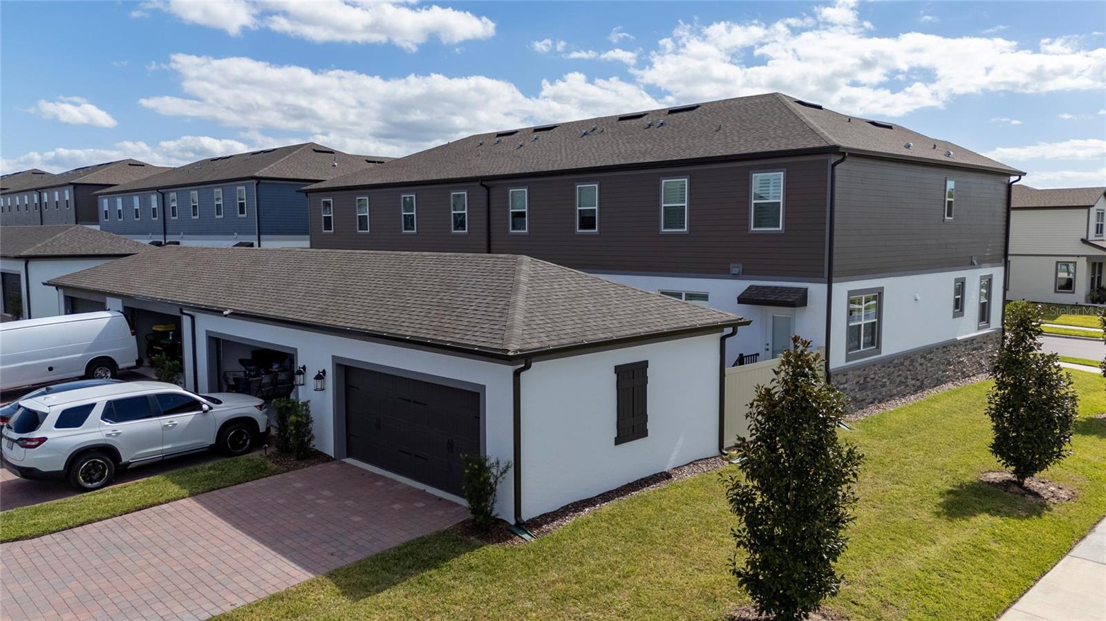 ENCORE/OVATION-PH 4B - Residential Lease