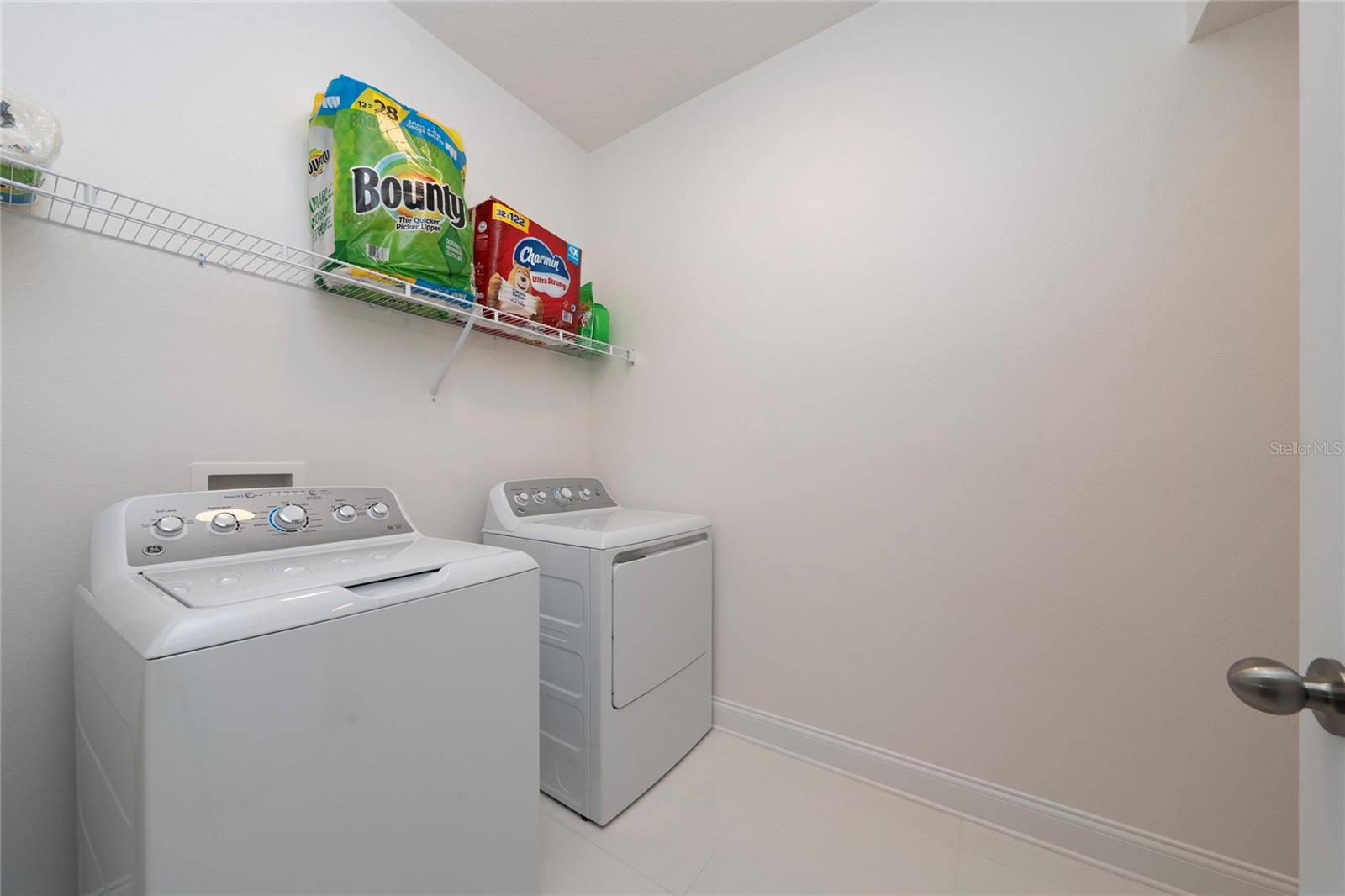 ENCORE/OVATION-PH 4B - Residential Lease