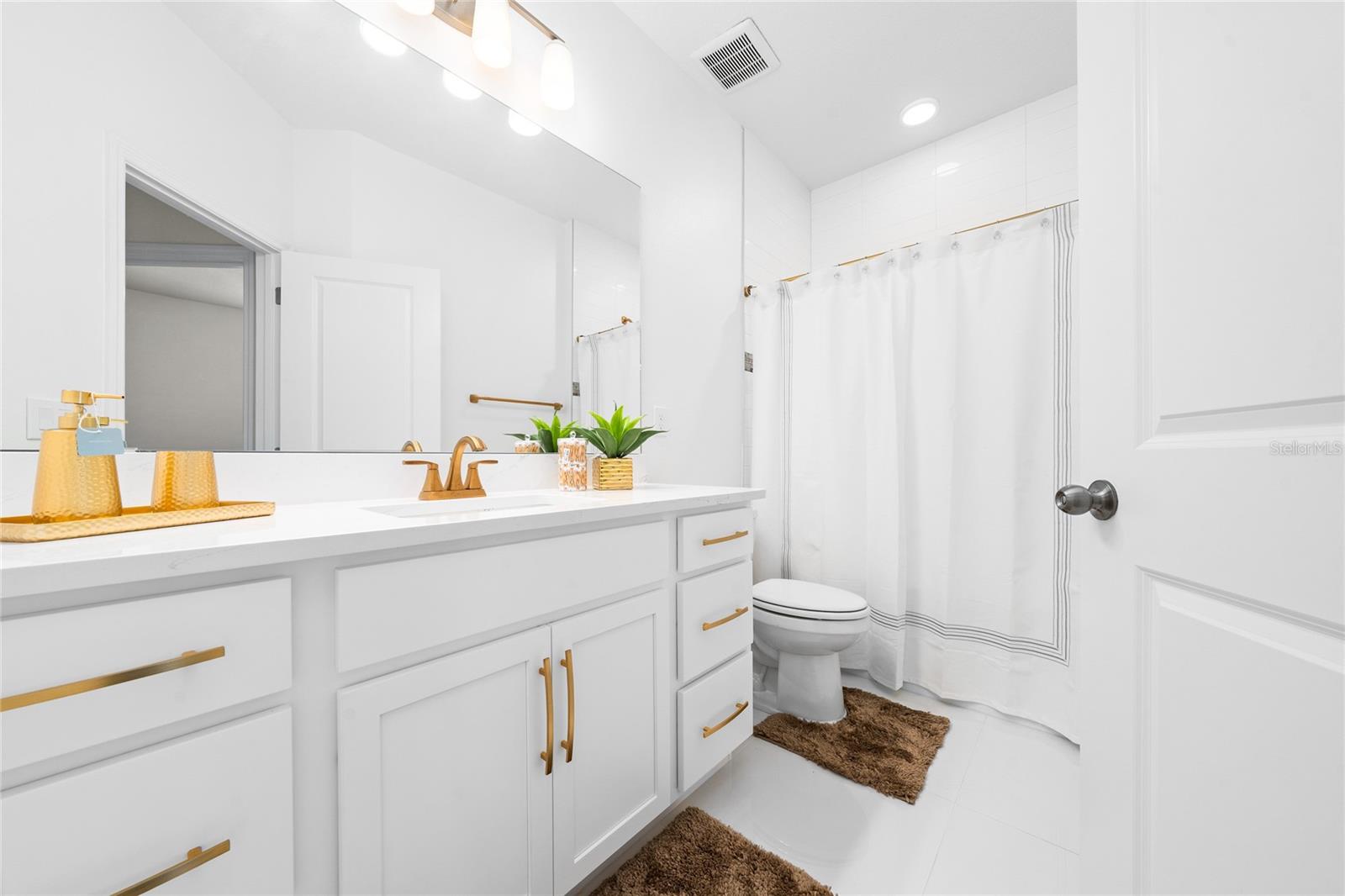 ENCORE/OVATION-PH 4B - Residential Lease