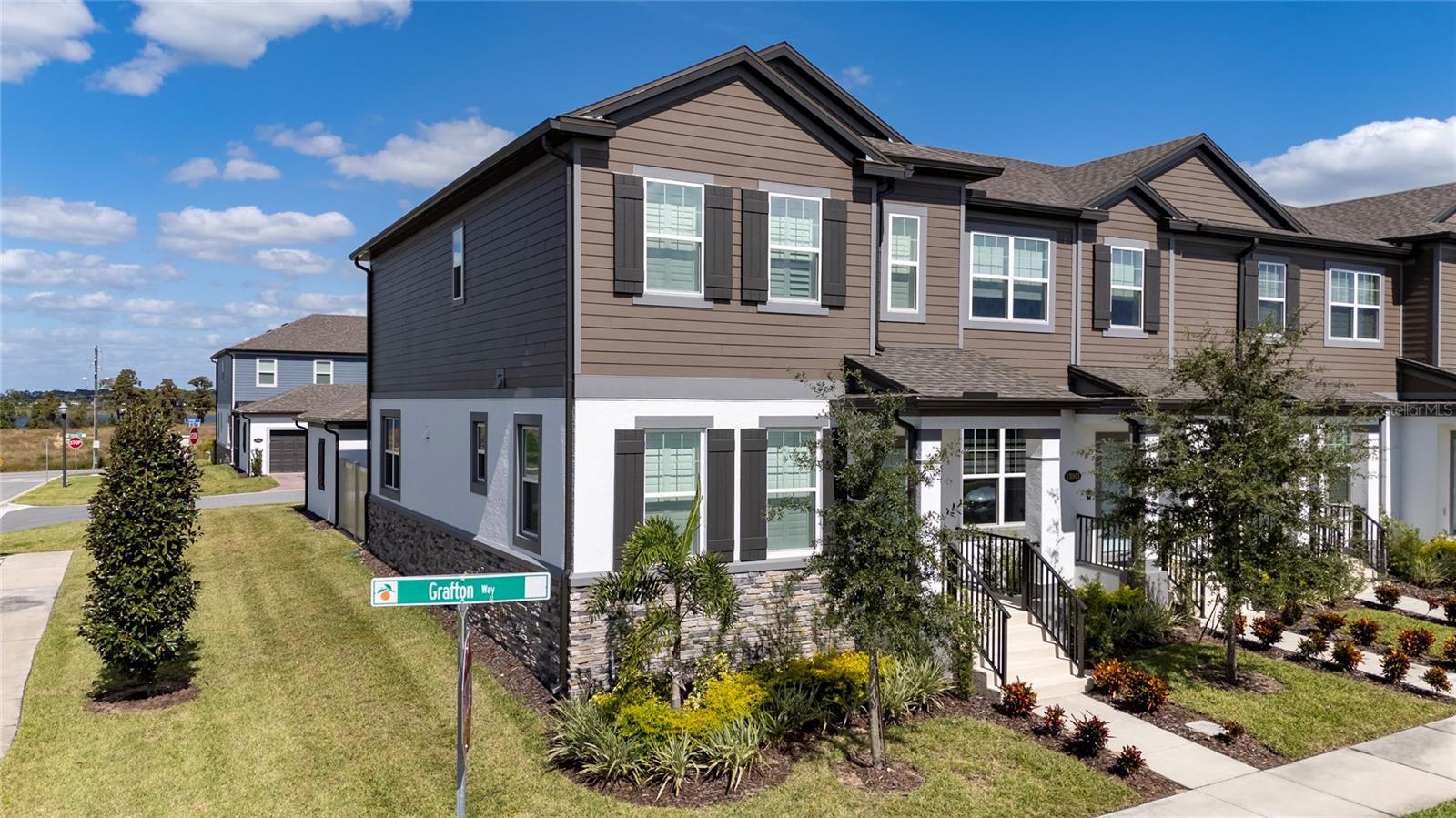 Stunning Corner Townhome for Rent in Encore at Ovation – Winter Garden, FL
Welcome to this exceptional 3-bedroom + den, 2.5-bath corner unit located in the highly sought-after community of Encore at Ovation. This modern townhouse stands out for its unique upgrades and elegant design, offering both comfort and luxury.
Step inside to find porcelain tile floors throughout the first level, and beautiful wood floors on the staircase and second floor. The gourmet kitchen features a waterfall island, designer backsplash, under-cabinet lighting, gold accent finishes, and high-end stainless steel appliances, perfect for those who love to cook and entertain.
The home also includes modern light fixtures and ceiling fans, a two-car garage, and a private paved courtyard between the garage and the main house—ideal for relaxing or outdoor dining.
Its prime location within the community is unbeatable—just across from the mailboxes and walking trails that lead to the lake.
Furniture shown in the photos is not included in the rental price, but the owner is open to negotiating if the tenant wishes to keep them.
Encore at Ovation offers resort-style amenities, including a community pool, fully equipped fitness center, clubhouse with social areas, dog park, playground, picnic and game areas, and beautiful walking trails around the ponds. Lawn maintenance is included.
Experience modern living in one of Winter Garden’s most desirable neighborhoods — schedule your showing today!