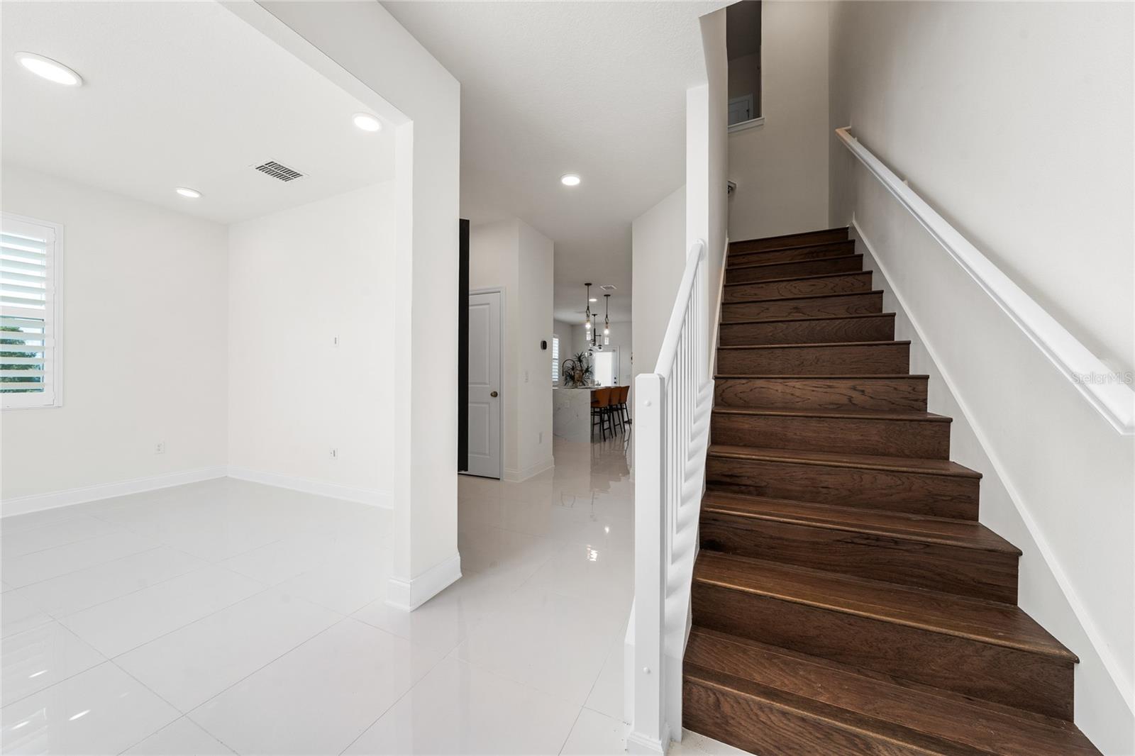 ENCORE/OVATION-PH 4B - Residential Lease