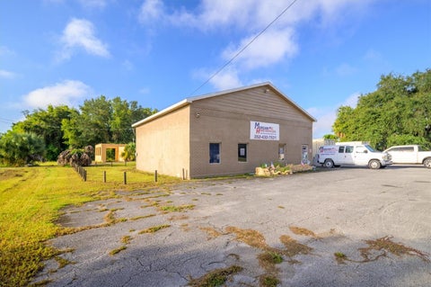 Tiny photo for 319 W Seminole Avenue, Bushnell, FL 33513 (MLS # A4706378)