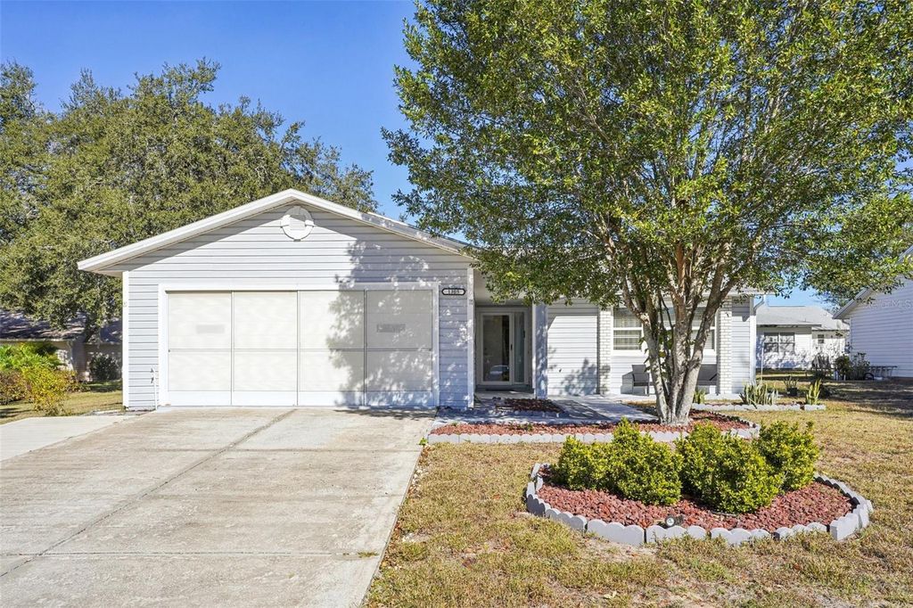 Photo of 1305 Moray Court, Leesburg, FL 34788 (MLS # OM716921)