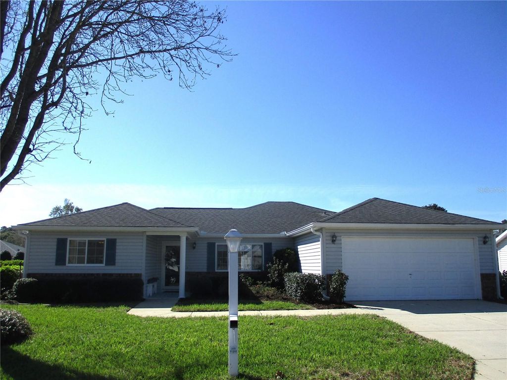 Photo of 11552 SW 138th Lane, Dunnellon, FL 34432 (MLS # OM711279)
